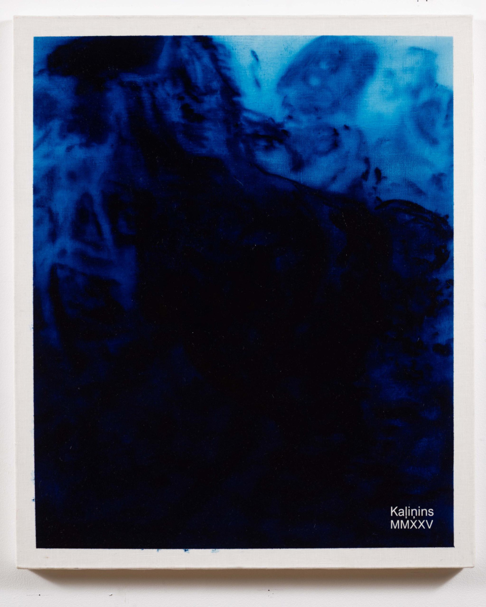 Prūsijas zilais Nr. 3 | Prussian Blue No. 3, 2025. Lins, eļļa | Oil on linen, 66 × 55 × 3 cm.