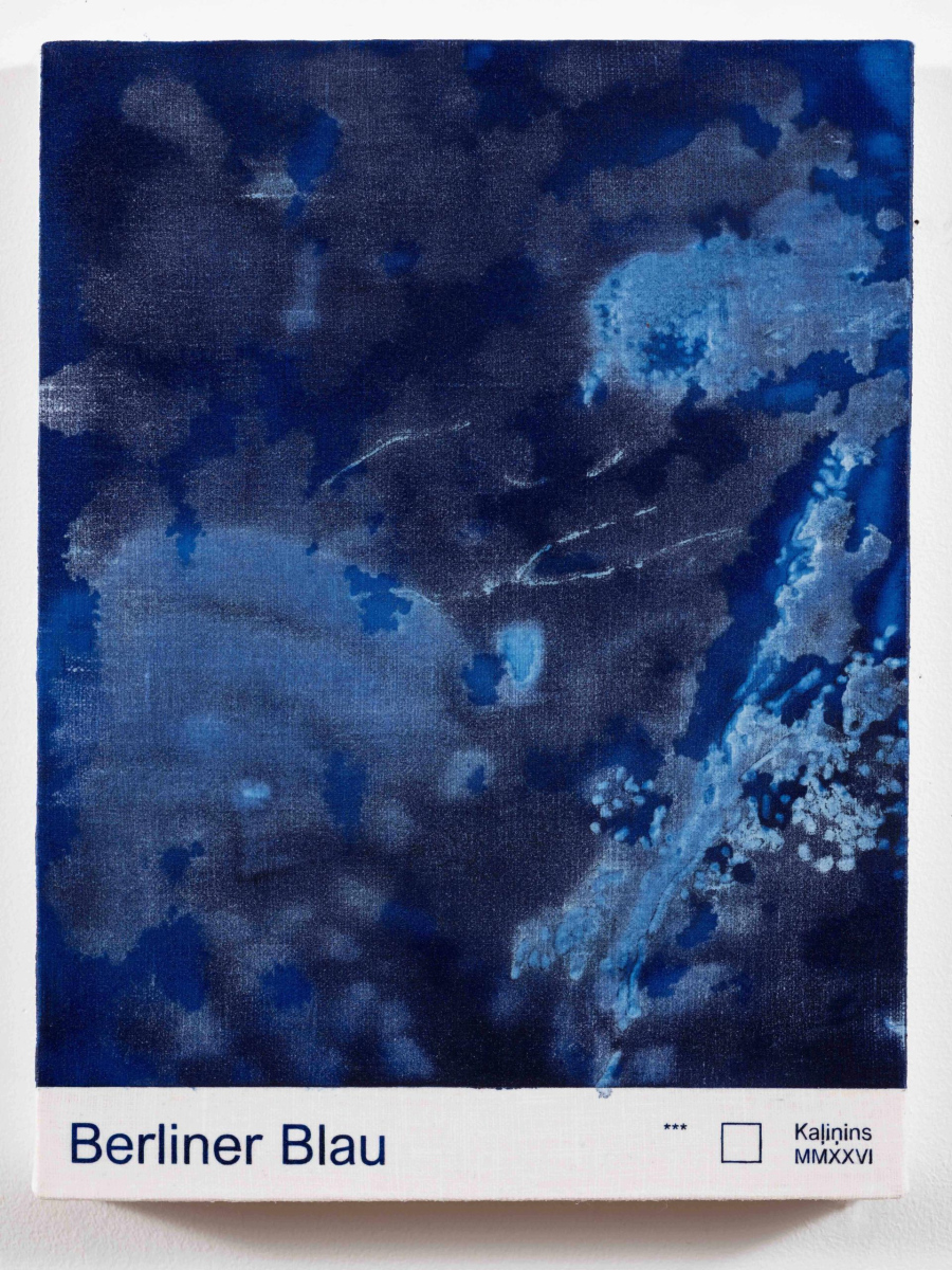 Prūsijas zilais Nr. 14 | Prussian Blue No. 14, 2026. Lins, eļļa | Oil on linen, 32 × 24 × 3 cm.